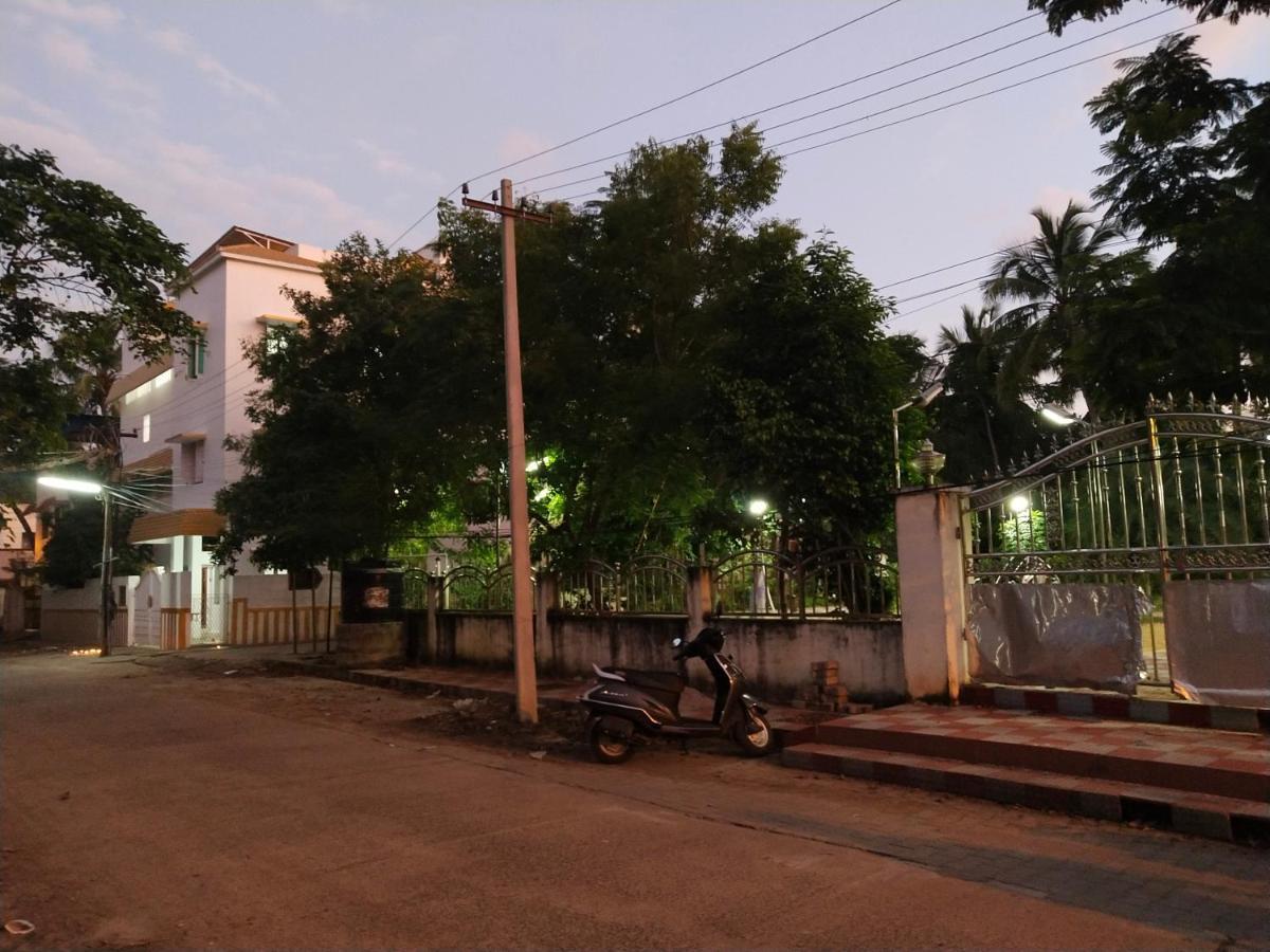 Mayurapriya Inn Chennai Ngoại thất bức ảnh