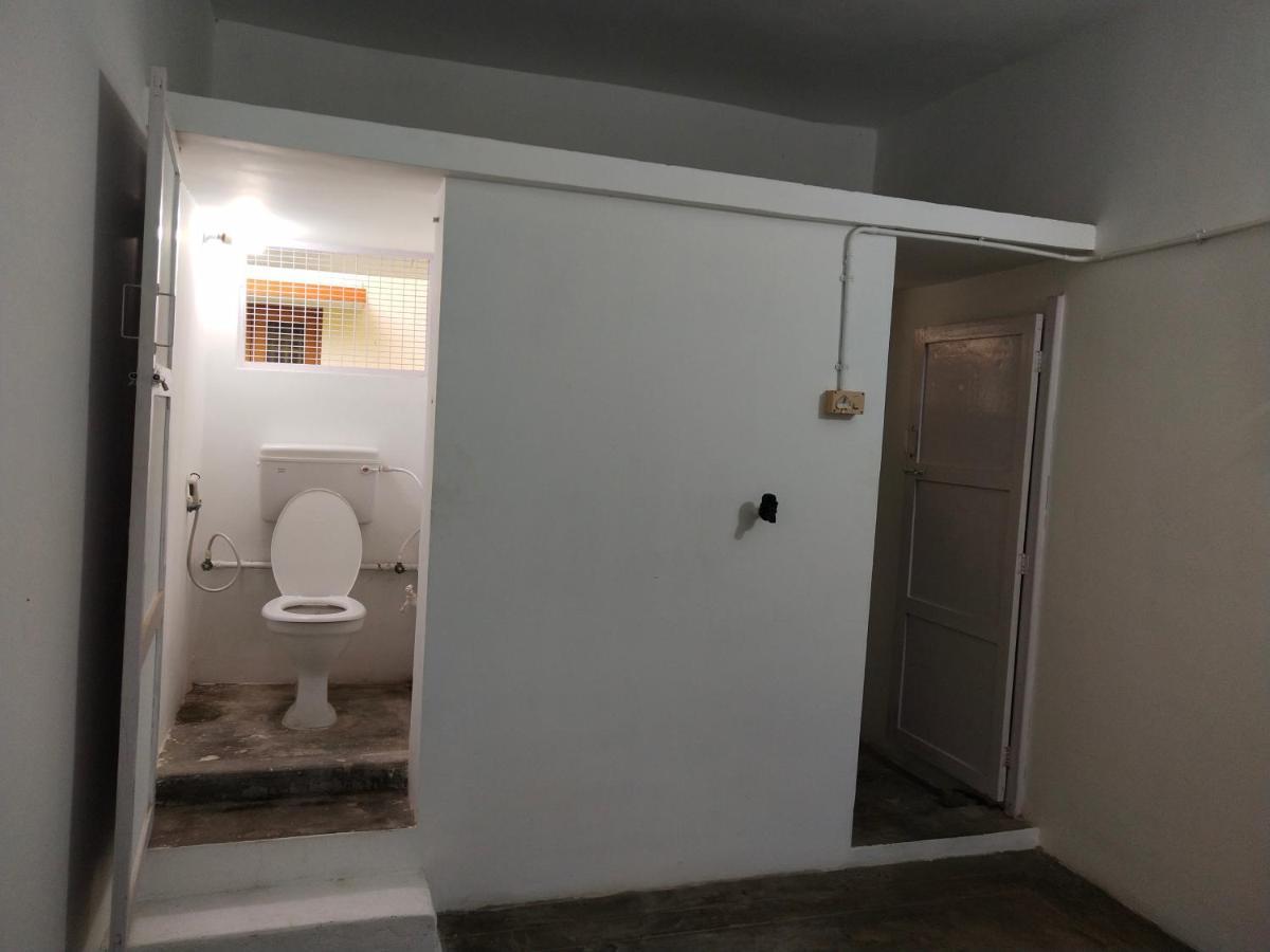 Mayurapriya Inn Chennai Ngoại thất bức ảnh