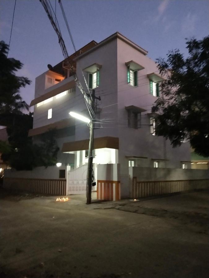 Mayurapriya Inn Chennai Ngoại thất bức ảnh