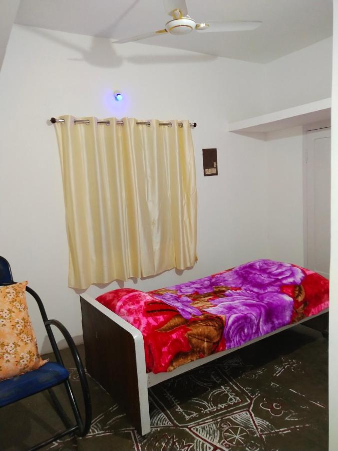 Mayurapriya Inn Chennai Ngoại thất bức ảnh