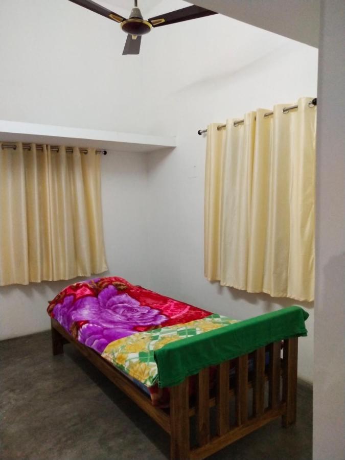 Mayurapriya Inn Chennai Ngoại thất bức ảnh